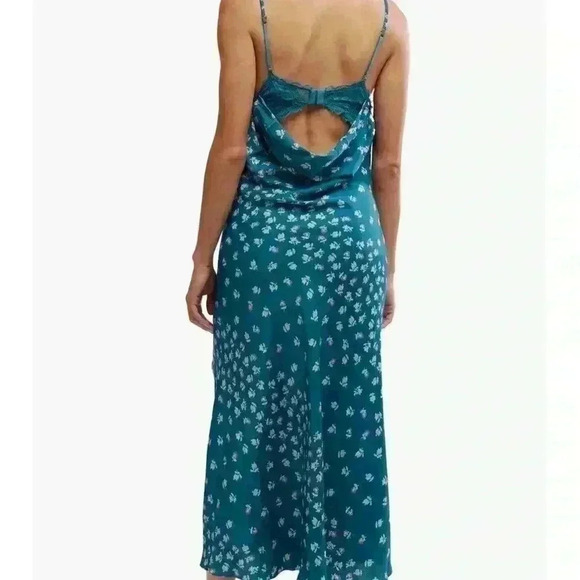 Gossamer Glow Floral Print Cutout Lace Trim Nightgown - Picture 3 of 5